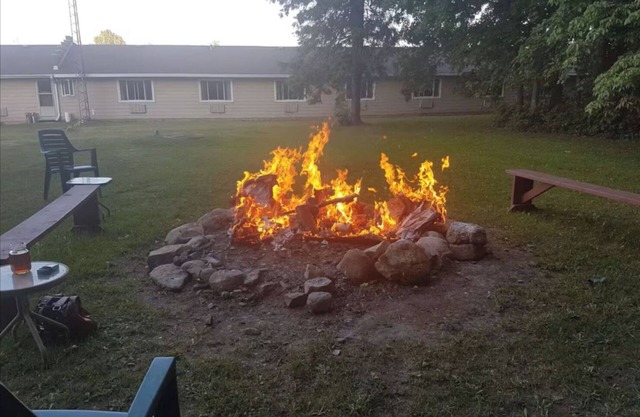 Cozy Comfort Double Room 08– Peninsula Motel, Minutes from Wiarton Waterfront