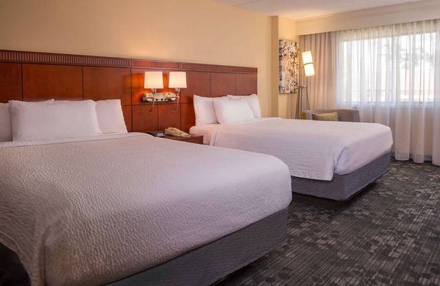 Cozy Comfort Near PNC Pavilion | 1BR Unit w/ Balcony, Gym, Pool, Pets Welcome