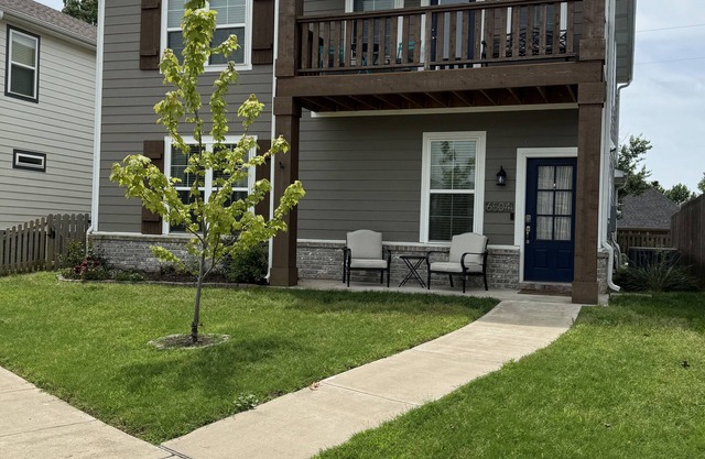 Cozy & Comfortable 3 Bedroom House Fantastic Location in NWA