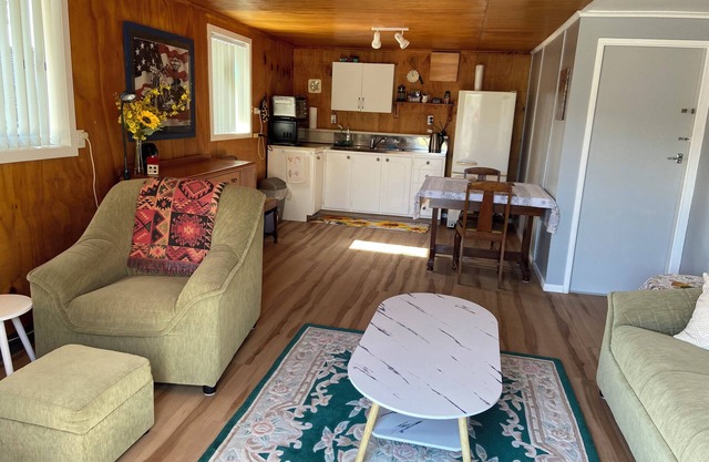 Cozy & comfortable, dog friendly cottage and close to CBD