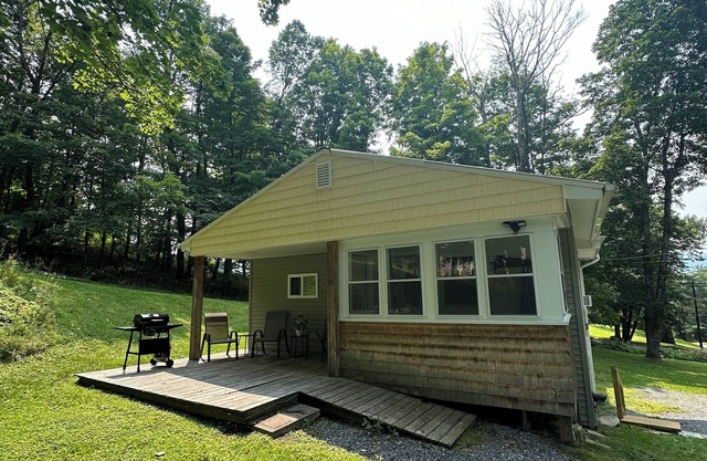 Cozy Comfortable Three Bedroom Home in charming Williamstown
