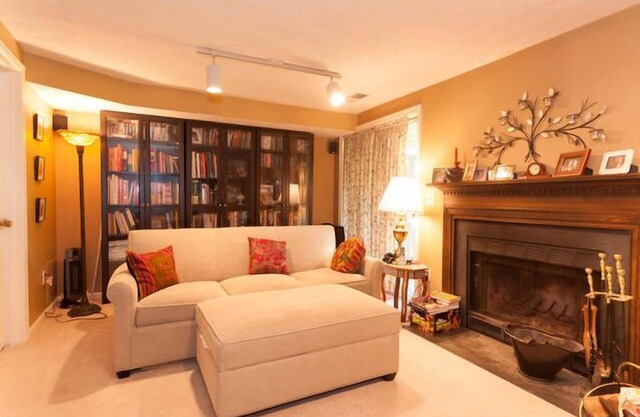 Acogedor cómodo townhome- su hogar lejos de casa!