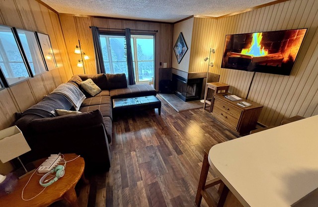 Cozy Condo at Snowcrest