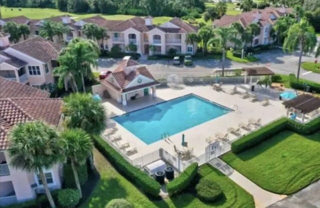 Cozy Condo on a Beautiful Golf course In PGA village Unit A