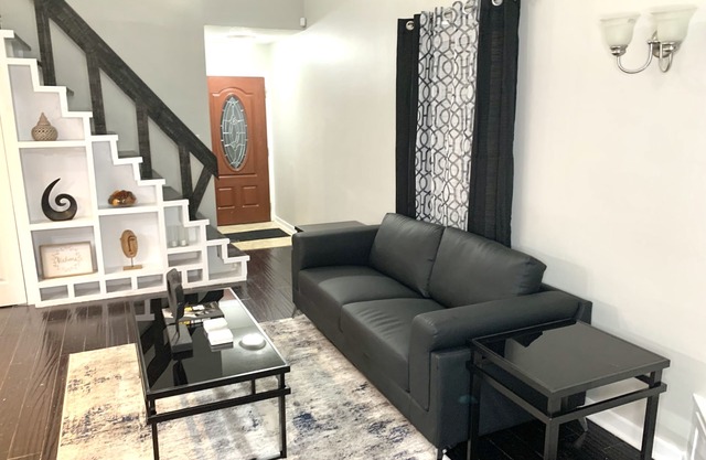 🏡 Cozy Condo Sleep 6! Close to Shopping & Downtown