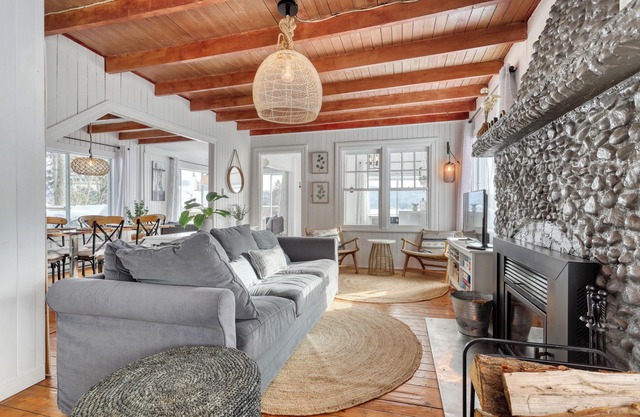 Cozy cottage w view/access to lake near Glissades St-Jean de Matha and Golf