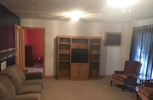 Cozy Cottage 2 minutes from the lake
