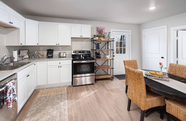 COZY COTTAGE-Celina Area-Located in Historic Downtown Weston