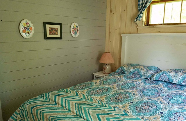 May Brook Falls Cottages, Cottage #2