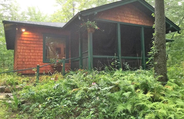 Cozy Cottage Escape on 123 acres