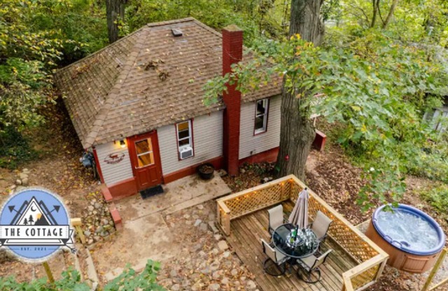 Cozy Cottage Getaway - $0 Cleaning Fee!