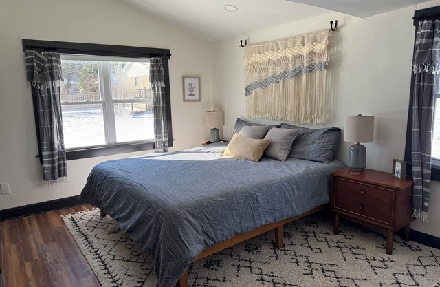 Cozy Cottage House in Louisville