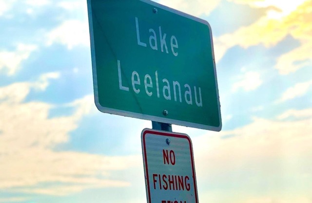 Cozy Cottage in Lake Leelanau PERFECT for couples / Leelanau County experience!