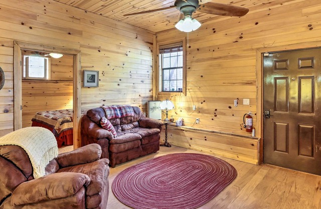 Cozy Cottage in Murphy w/ Large Covered Porch