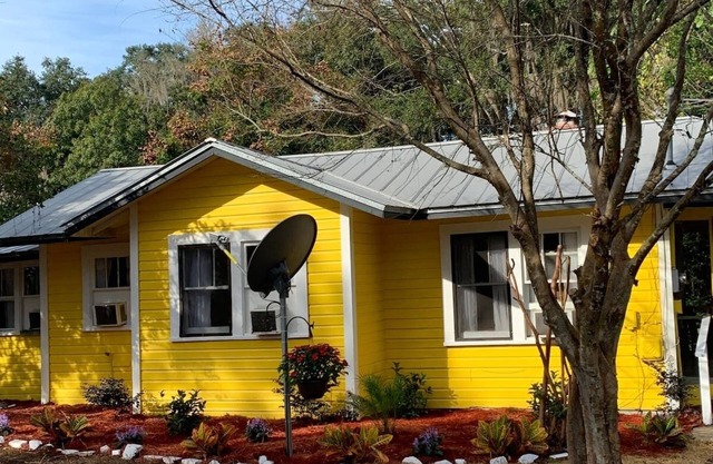 Cozy cottage in the countryside of Montverde, Fl.