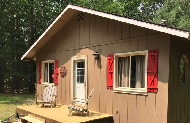 Cozy Cottage in the Pines
