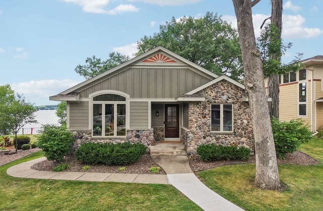 Cozy Cottage - Rock Lake
