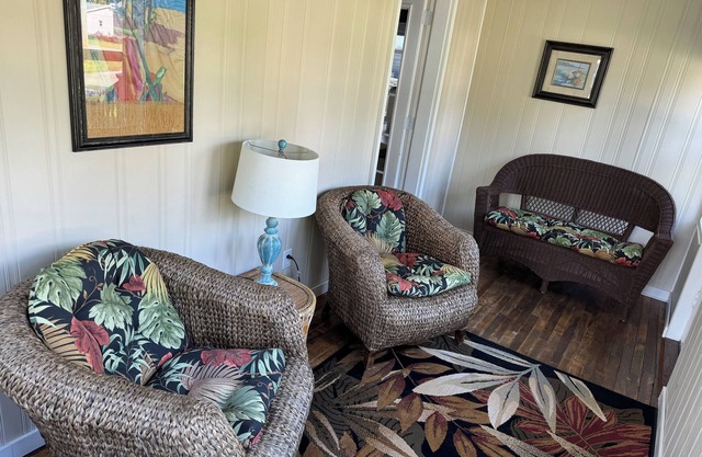 Cozy cottage located in downtown east tawas