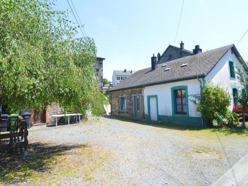 Cozy Cottage Near River