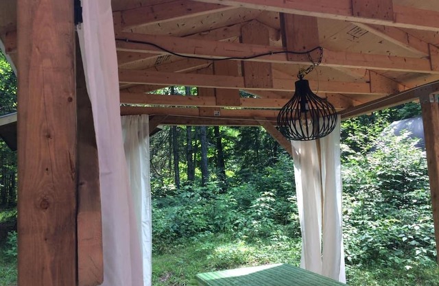 Cozy Cottage nestled in the pines on the Muskoka River