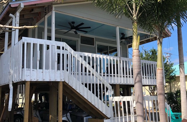 Cozy Cottage on Direct Access Canal with Boat Lift