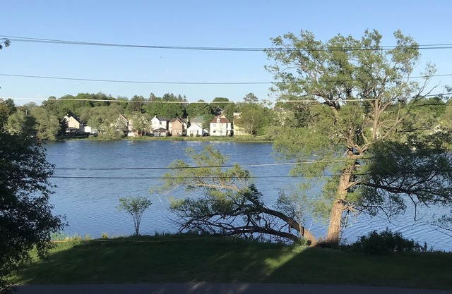 Cozy cottage on Lake Bancroft in Ishpeming, Mi