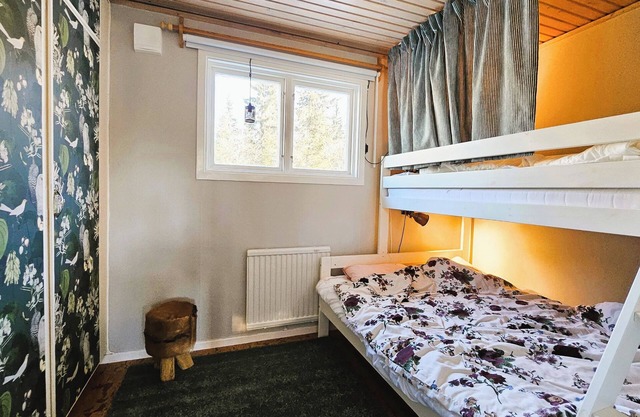 Cozy cottage only 50m from ski tracks with 100 km of trails. Pets are allowed!