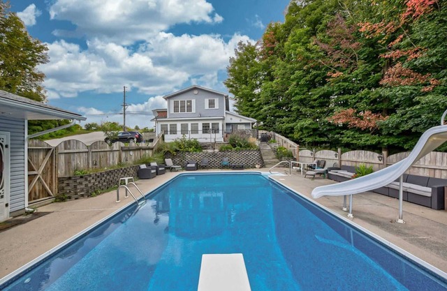 Cozy Cottage Retreat with HotTub, Heated Pool, Firepit, Ping Pong & Pool table