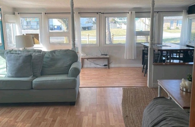 Cozy cottage rental 1 min walk to sandy beach inside unesco world biosphere!