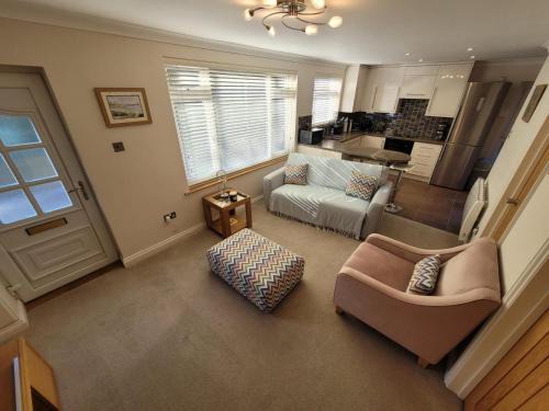 Cozy Cottage Retreat in Swansea
