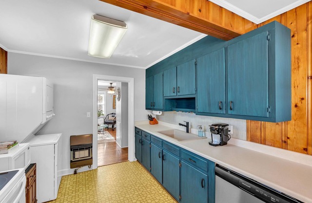 Cozy cottage style 3 miles to Downtown Greenville