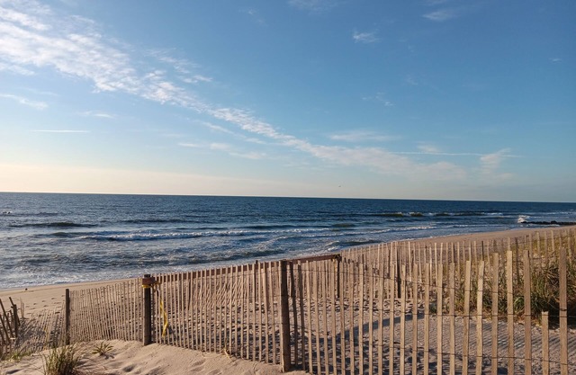 Cozy cottage summer rental one block to beach in Bay Head
