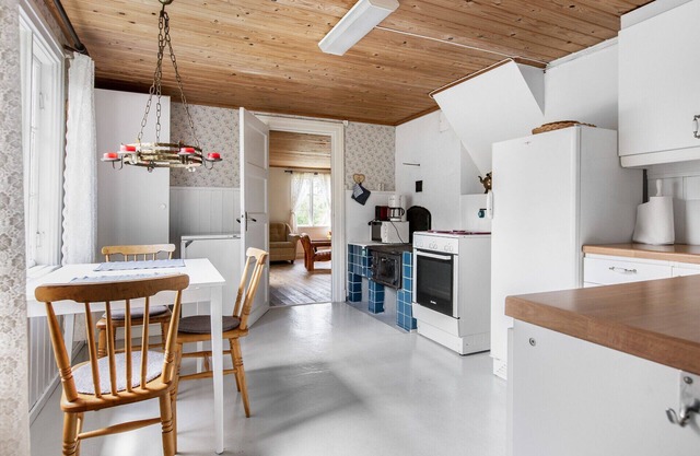 Cozy cottage with 500 m to lake and rowing boat
