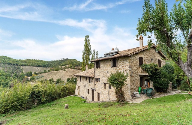 Acogedora casa rural con piscina en Asís