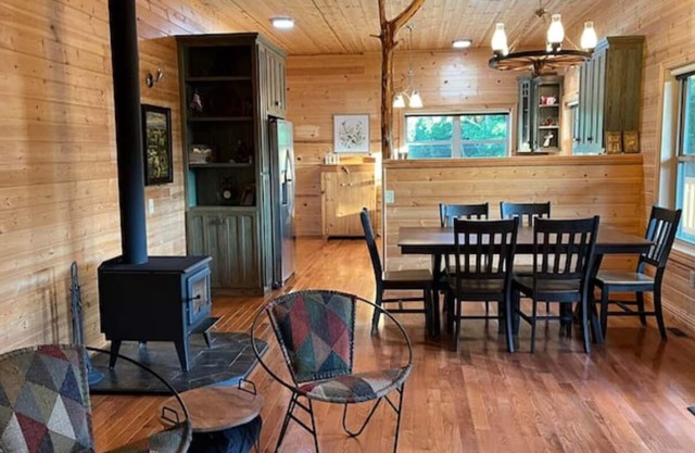 Cozy country cabin near Northwest Arkansas