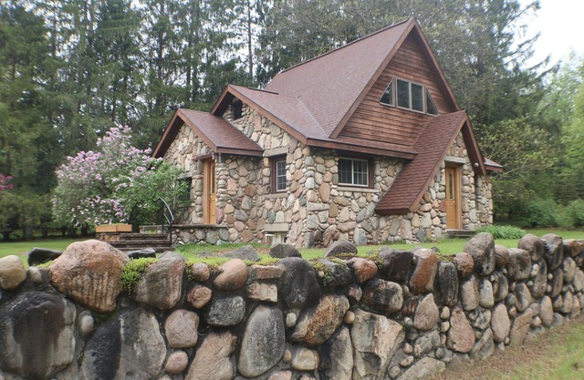 Cozy Countryside Stone House & Pub with 20 acres of outdoor fun!