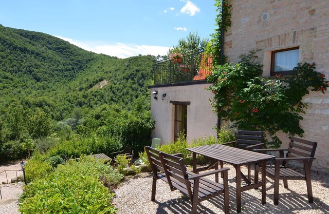 Apartamento rural en Pergola con bonito jardín