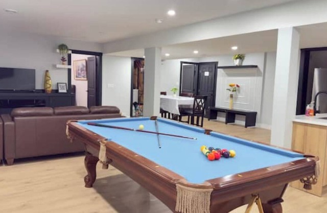 Cozy Cue Retreat I 2 BR
