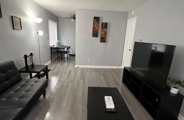 Cozy Dayton Apartment 1..extended stay >28 days discount available!!!