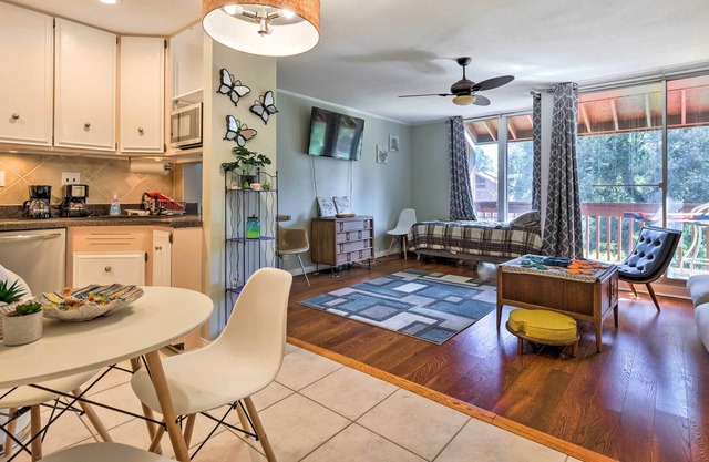 Cozy Diamondhead Condo: Pool Access & On-Site Golf