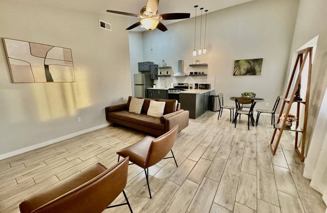 Cozy Double-Unit 1504-A