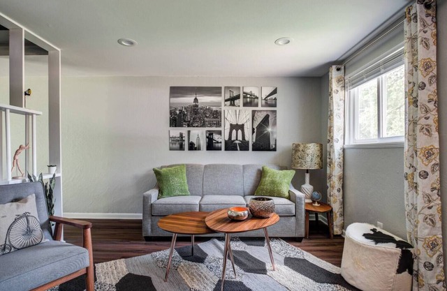 Cozy Duplex | 4 Bedrooms | Large Backyard | 29/30
