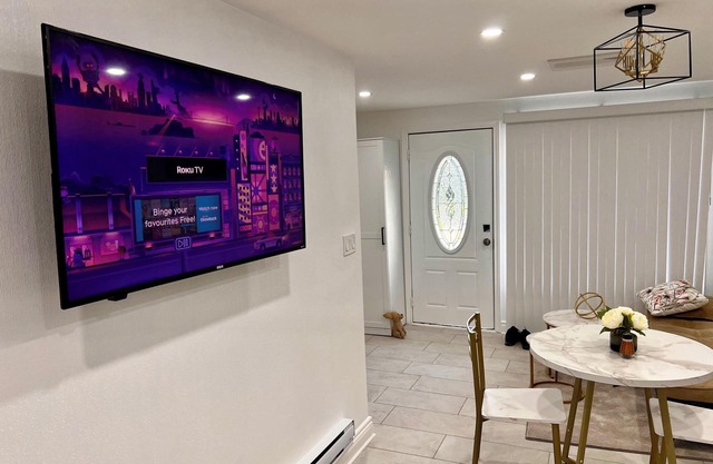 Cozy duplex apartment in South Windsor