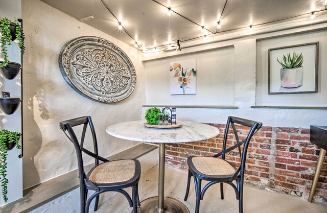 Cozy El Paso Studio w/ Patio ~ 5 Mi to UTEP!