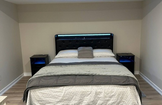Cozy Elegant 1 Bedroom Premium Suite Entire Place WiFi, AC in peaceful Brampton