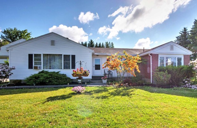 Cozy Ellsworth Home with Yard, 15 Mi to Acadia!