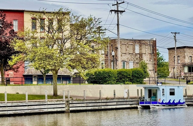 Cozy Erie Canal Houseboat in the Heart of Bustling Downtown Medina