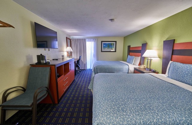 Cozy Escape w/ Indoor Pool, Playground, & Complimentary Breakfast for Families
