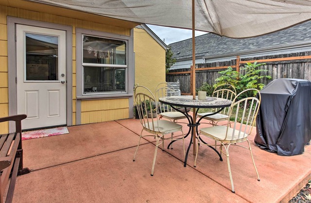Cozy Eugene Escape w/ Private Yard & Grill!