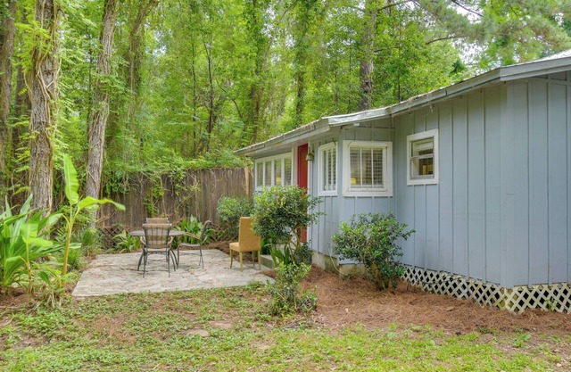 Cozy Fairhope Retreat w/ Patio & Grill!